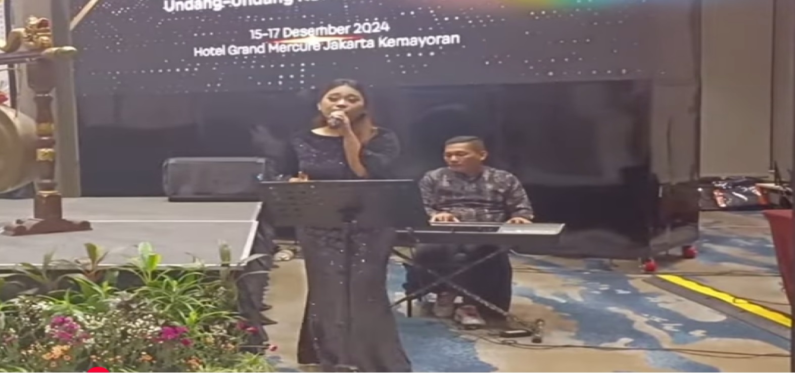 Sewa Organ Tunggal Meeting dengan Saxophone