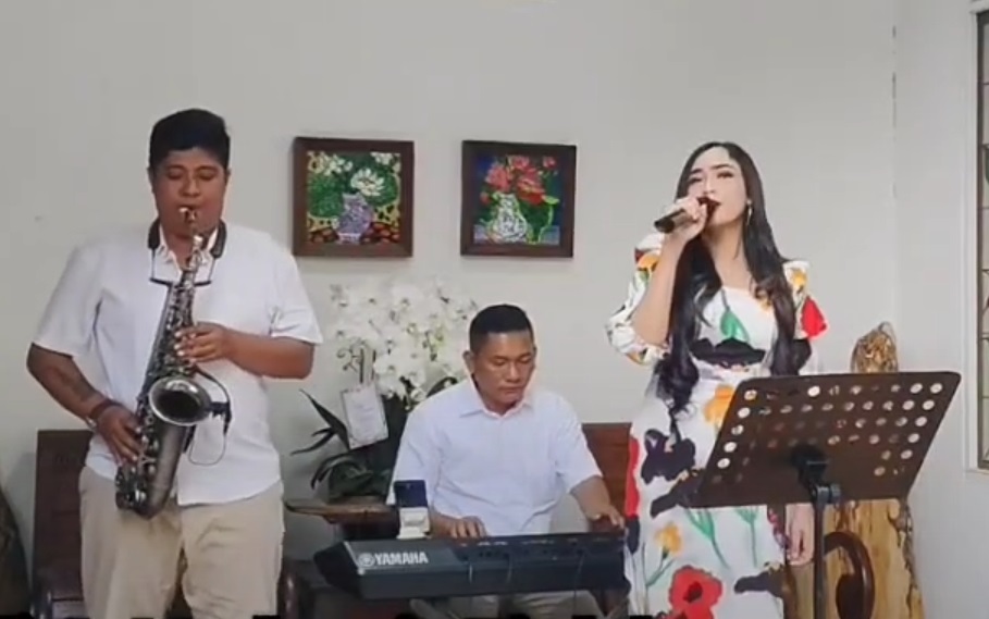 Sewa Organ Tunggal Saxophone Birthday Party Elegan