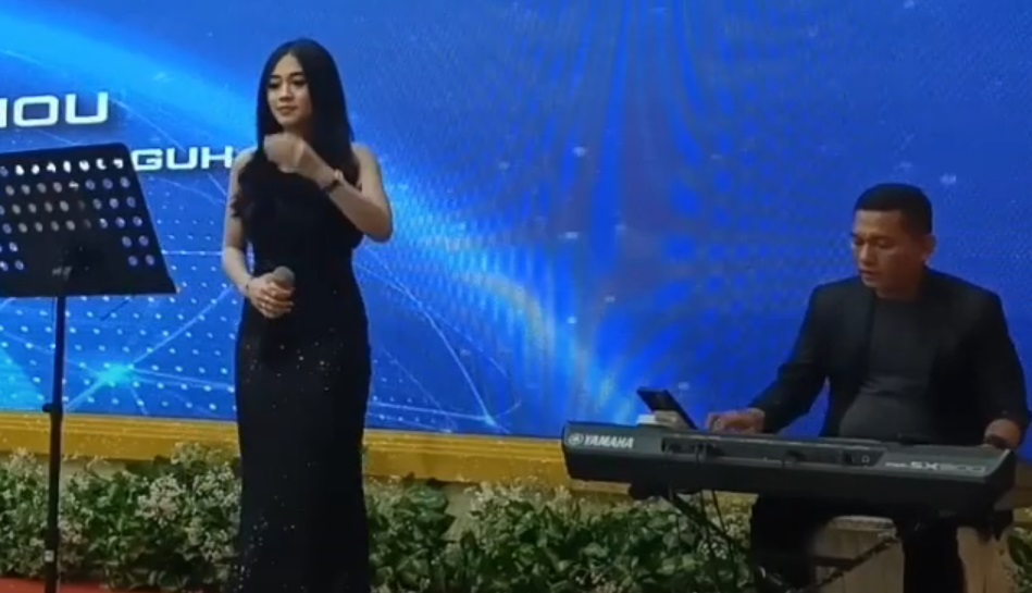 Sewa Organ Tunggal Mandarin Penyanyi Cantik Sexy