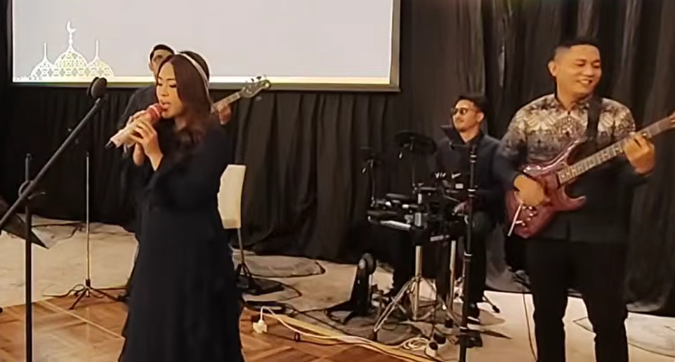 Sewa Band Akustik Jakarta Bank Permata di St Regis